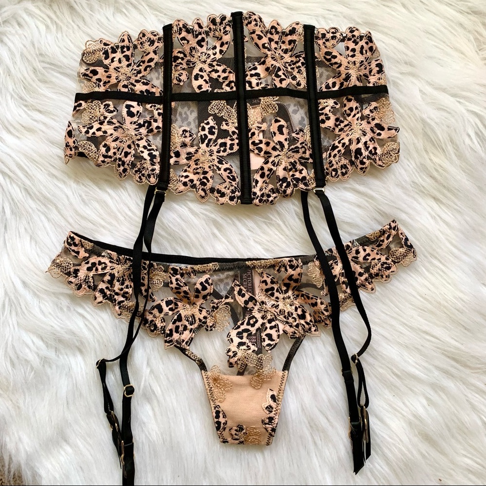 Victoria’s secret waist cincher and panty set